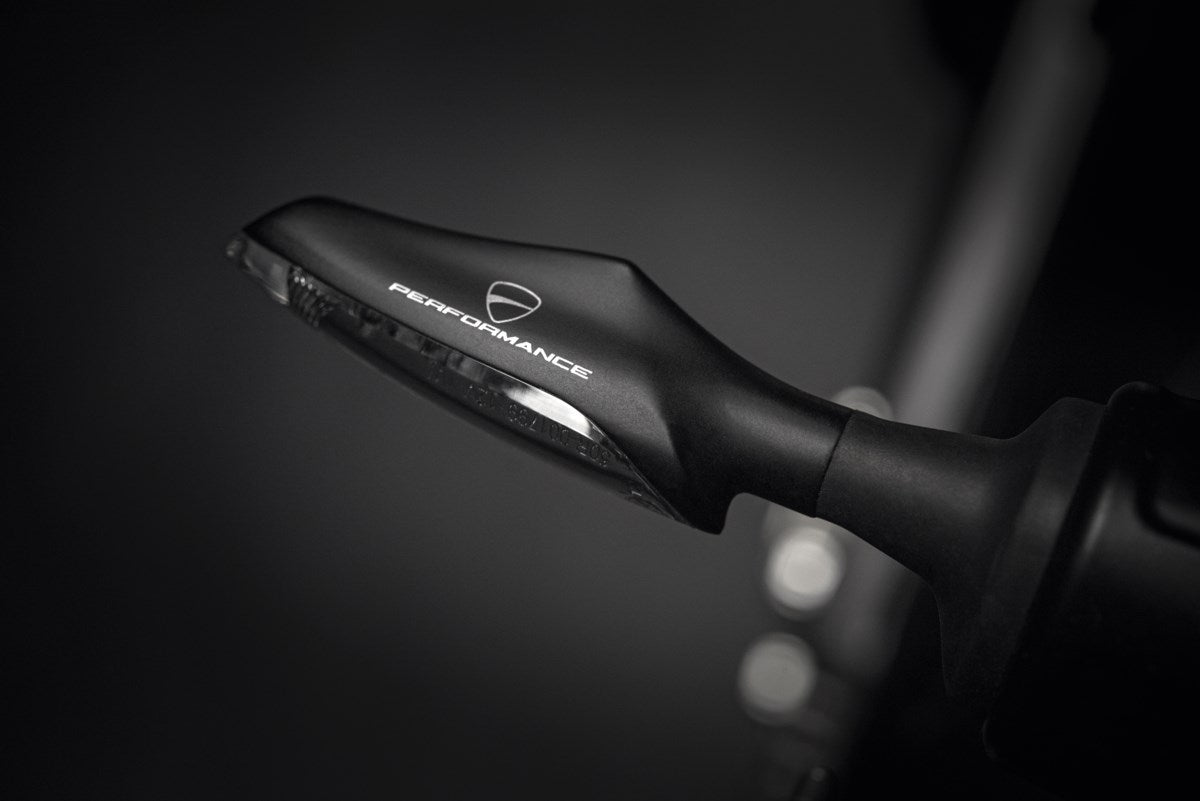 PAIR OF DYNAMIC LED TURN INDICATORS GROO