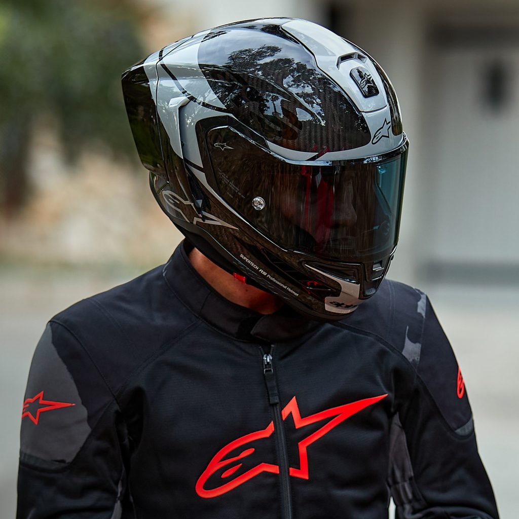 S-R10 ELEMENT HELMET CARB/SIL/BK