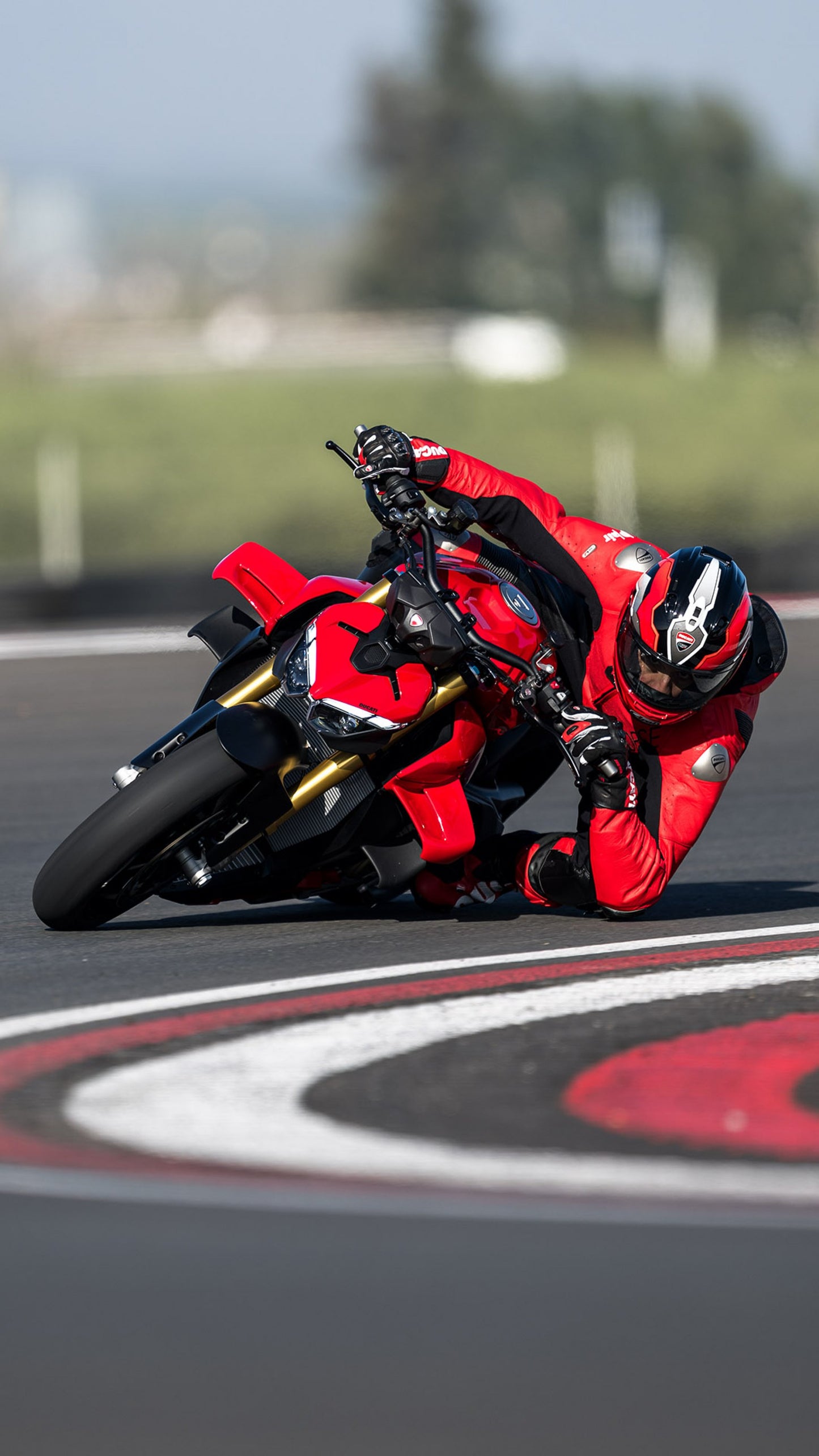 2025 Ducati Streetfighter V4S